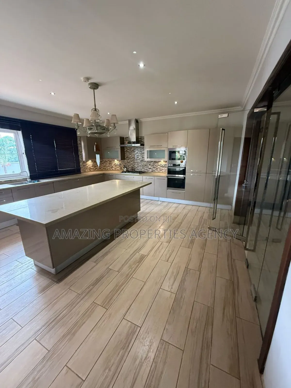 4bdrm House in Airport Residential Area for rent