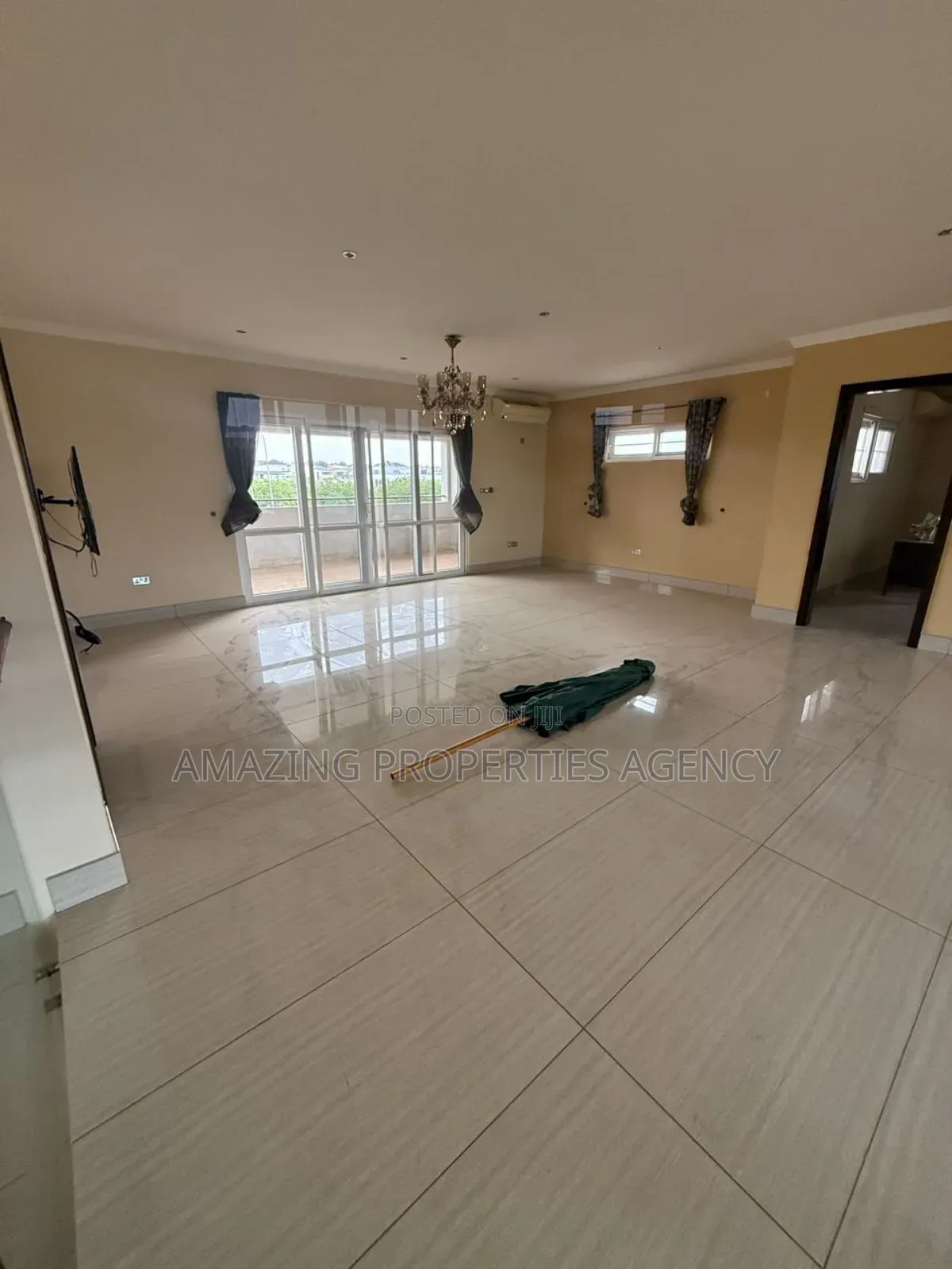4bdrm House in Airport Residential Area for rent