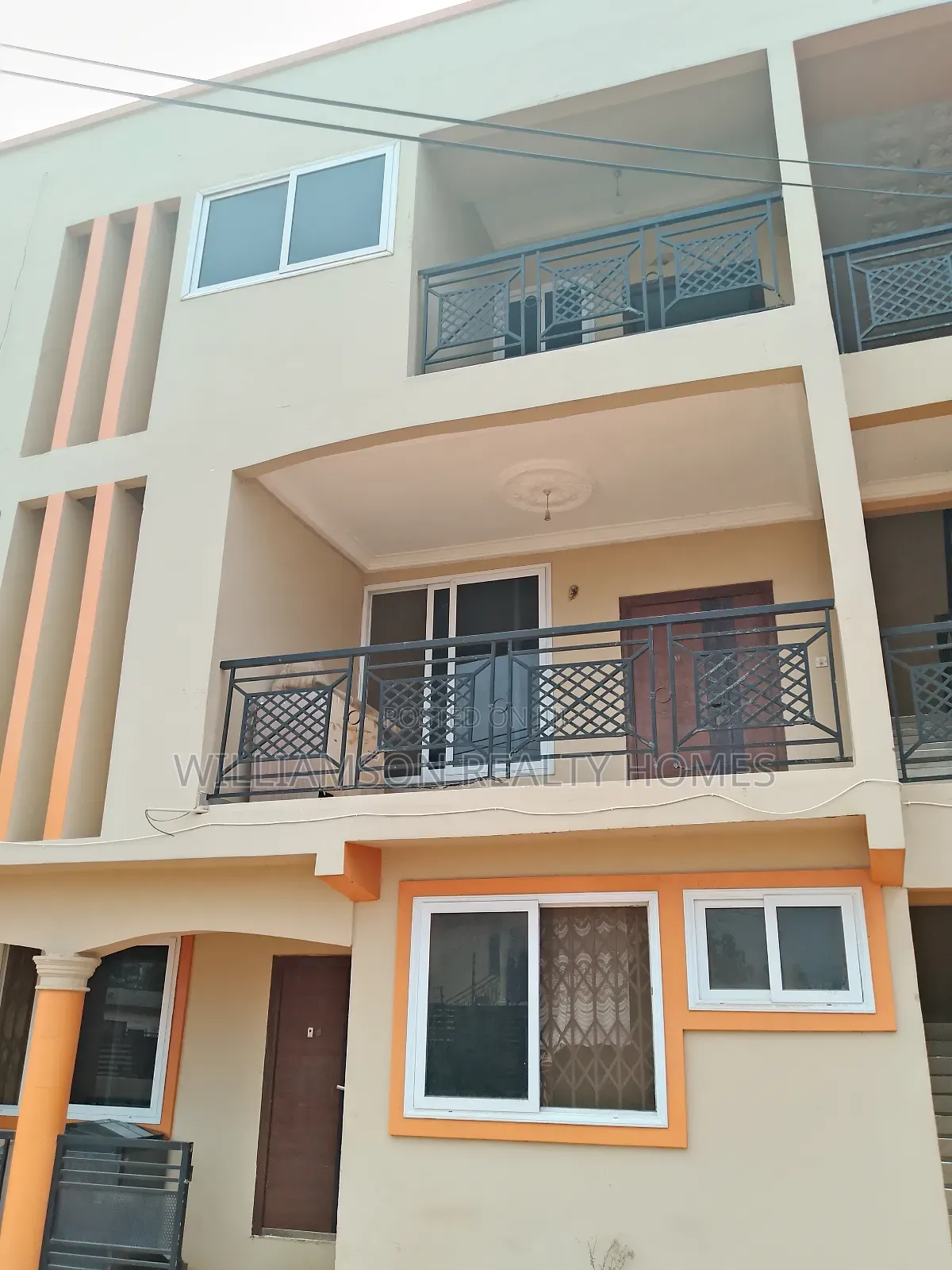 3bdrm Apartment in Community 18 Area, Spintex for rent
