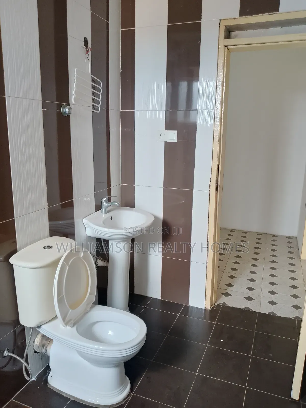 3bdrm Apartment in Community 18 Area, Spintex for rent