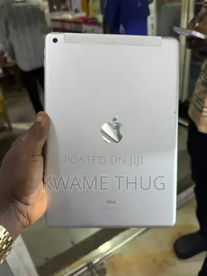 New Apple iPad 10.2 (2021) 128 GB Silver
