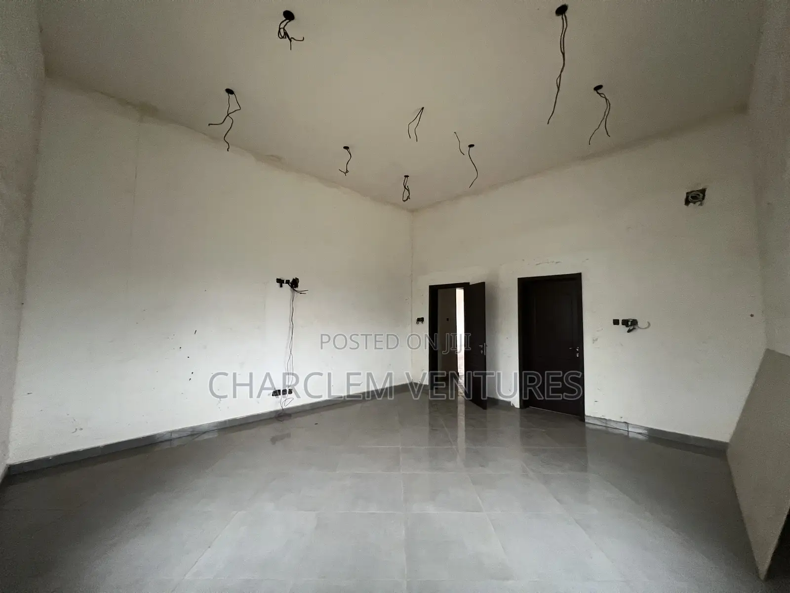 11bdrm House in Charclem Ventures Adjiriganor for sale