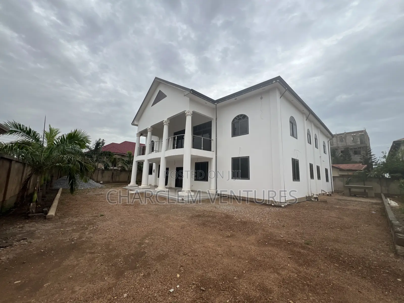 11bdrm House in Charclem Ventures Adjiriganor for sale