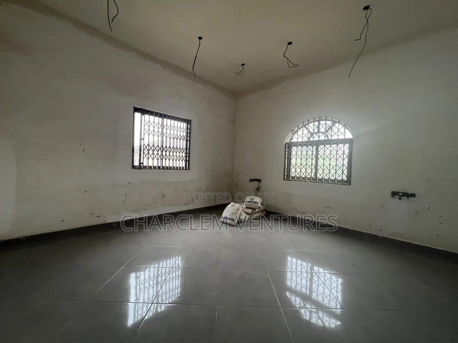 11bdrm House in Charclem Ventures Adjiriganor for sale