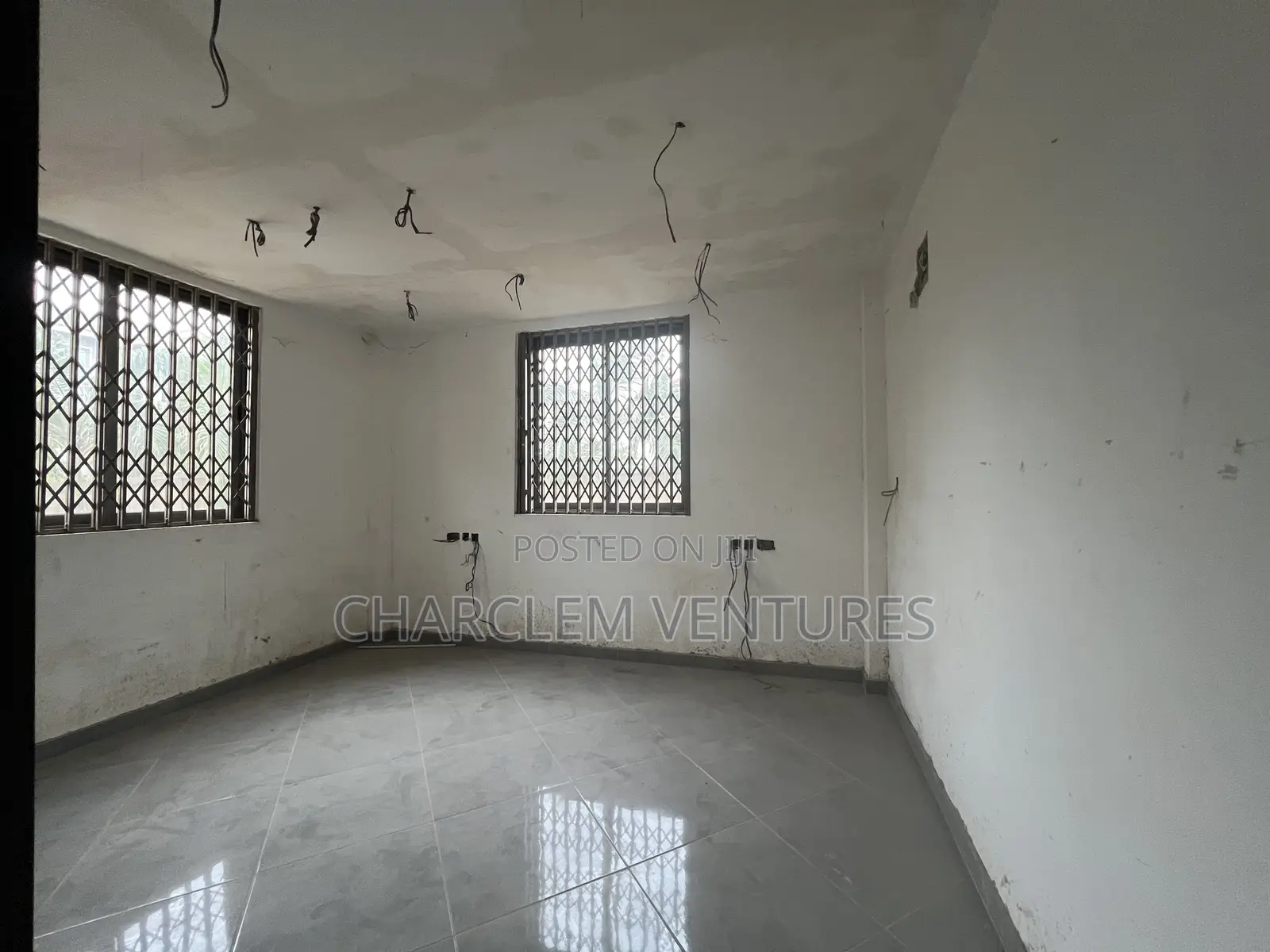 11bdrm House in Charclem Ventures Adjiriganor for sale