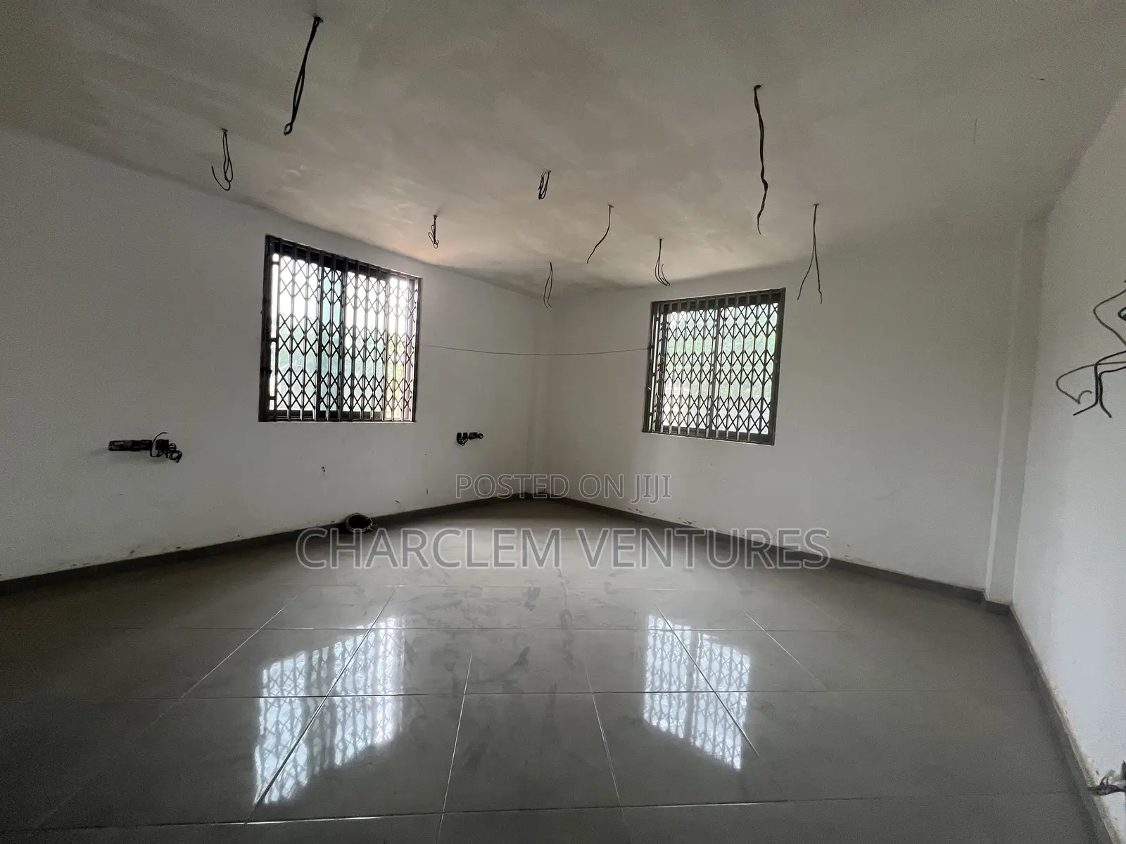 11bdrm House in Charclem Ventures Adjiriganor for sale