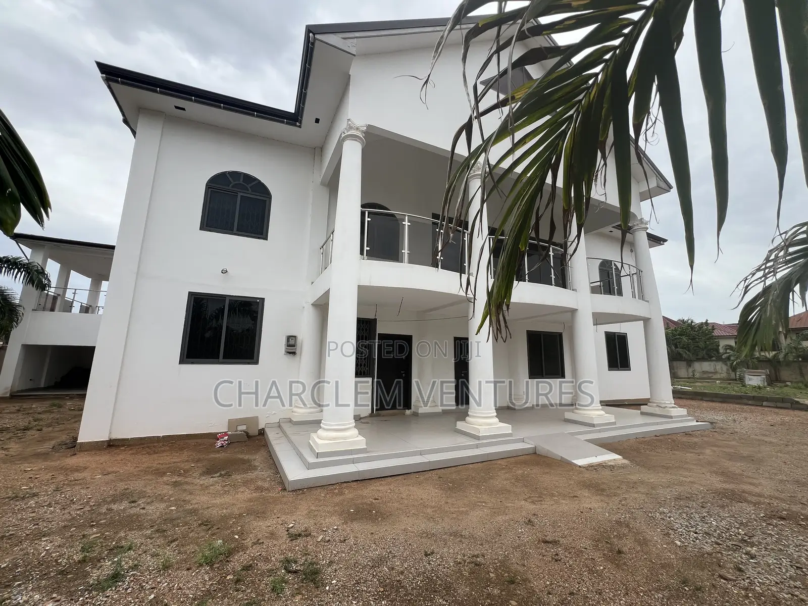 11bdrm House in Charclem Ventures Adjiriganor for sale