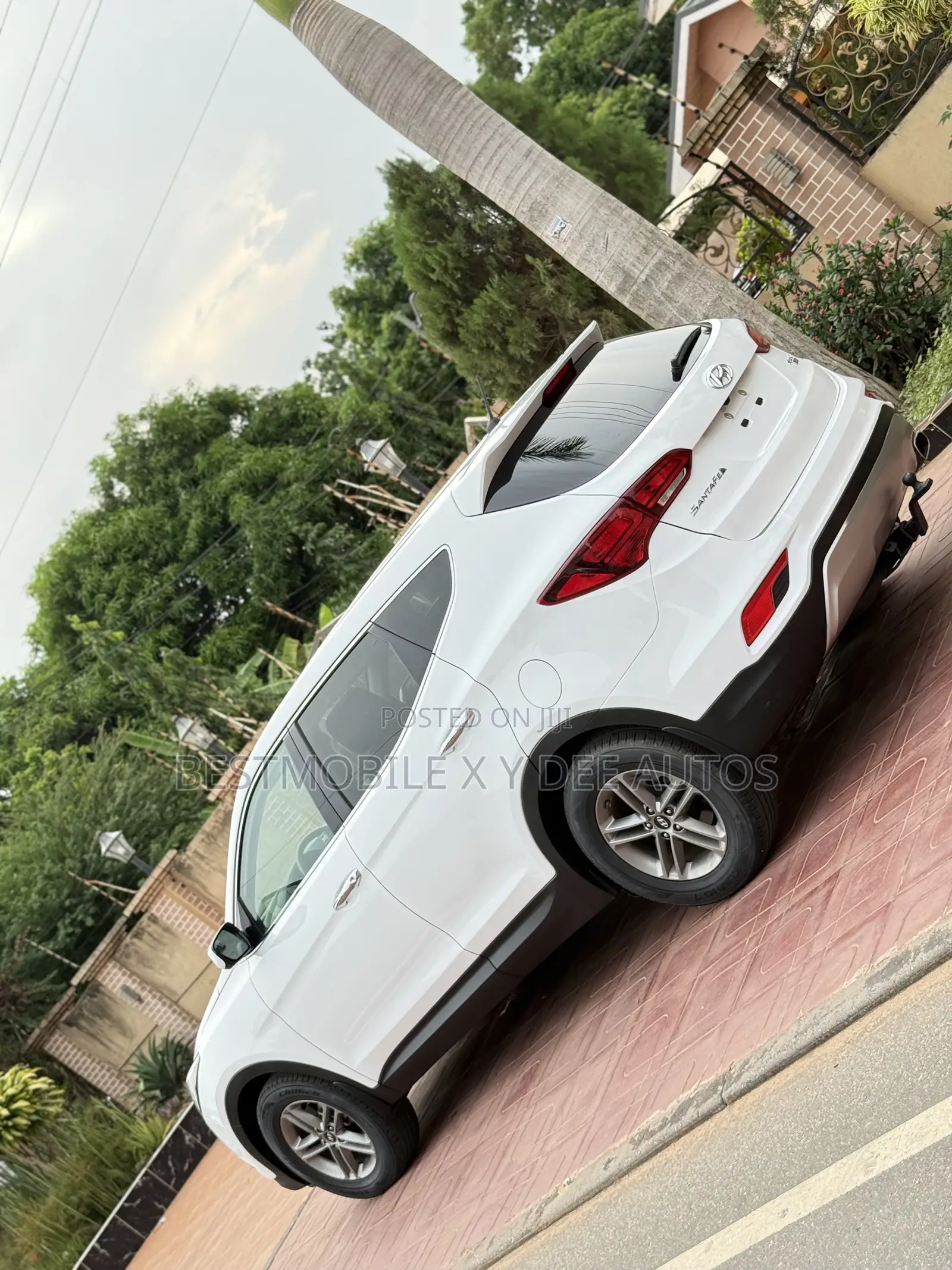 Hyundai Santa Fe SE AWD 2018 White