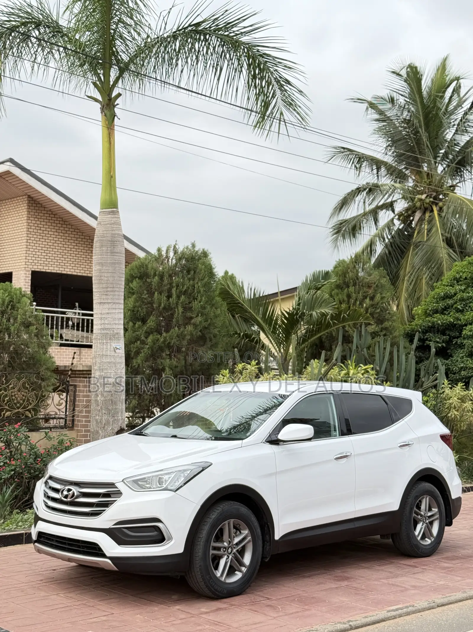 Hyundai Santa Fe SE AWD 2018 White