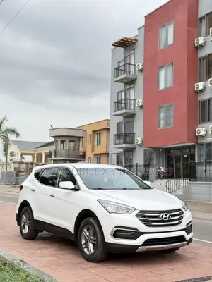 Hyundai Santa Fe SE AWD 2018 White