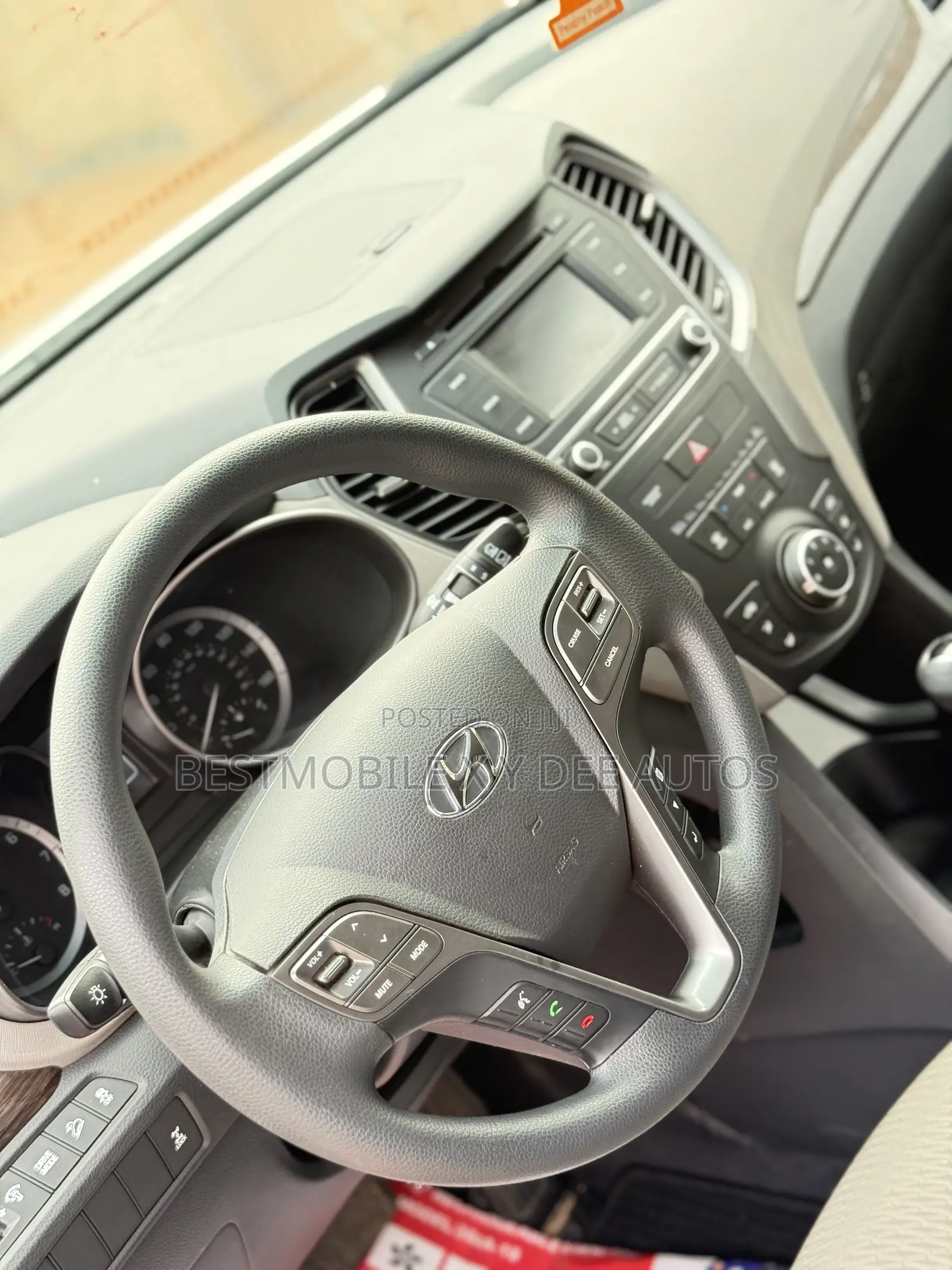Hyundai Santa Fe SE AWD 2018 White