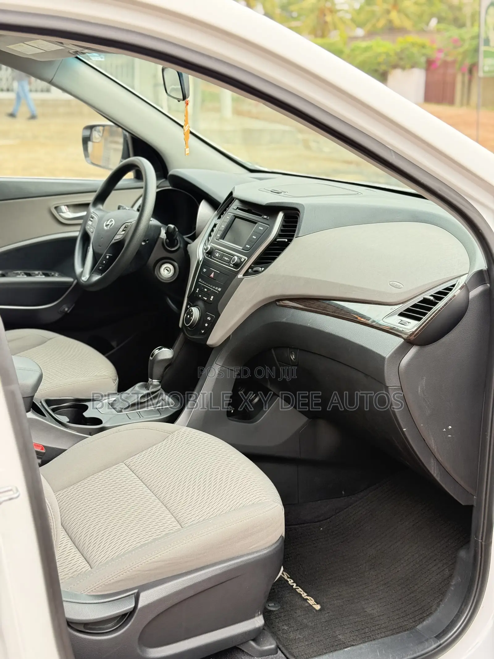 Hyundai Santa Fe SE AWD 2018 White
