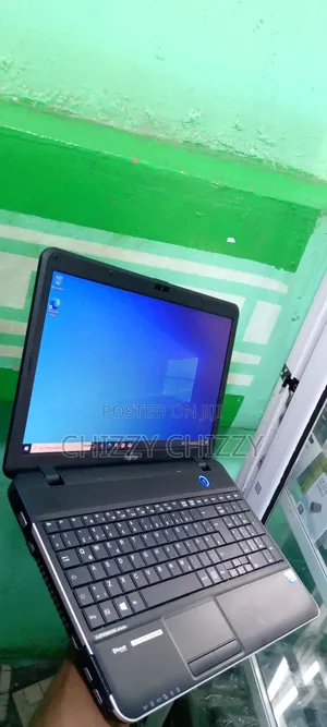 Laptop Fujitsu 4GB Intel Core I3 SSD 256GB