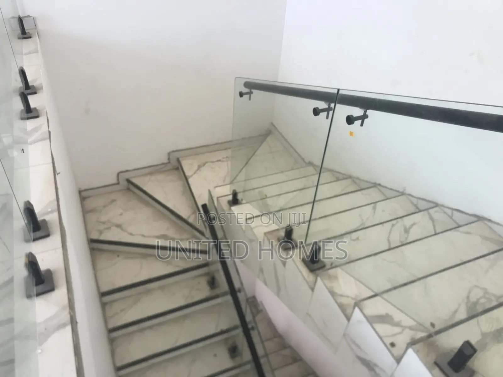5bdrm House in Dansoman for sale