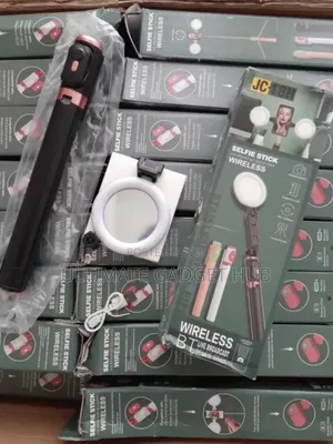 Wireless Live Bluetooth Selfie Stick With Remote Control