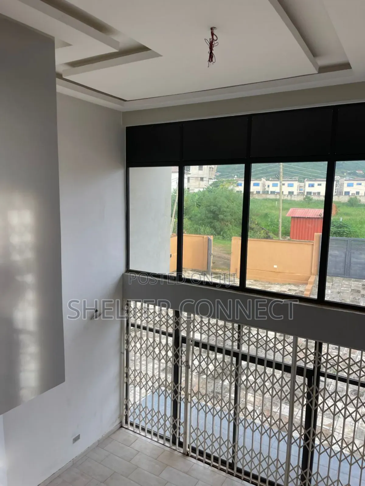 5bdrm Duplex in Oyarifa for sale