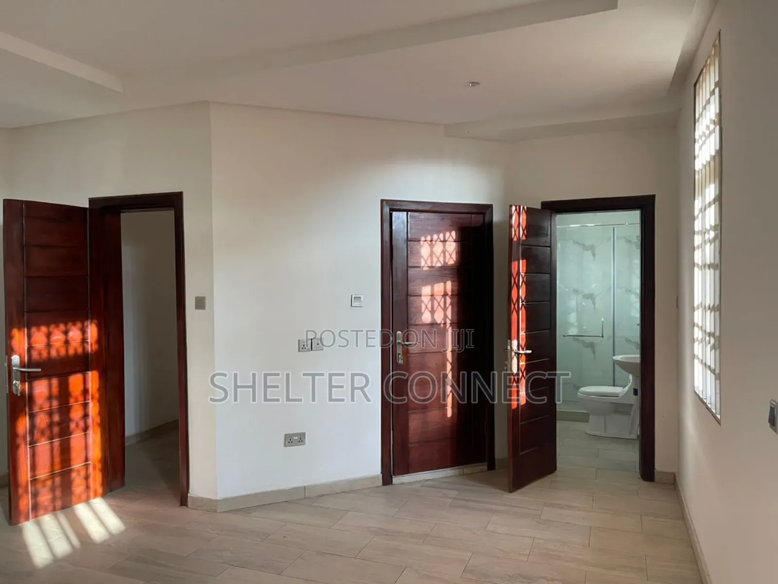5bdrm Duplex in Oyarifa for sale