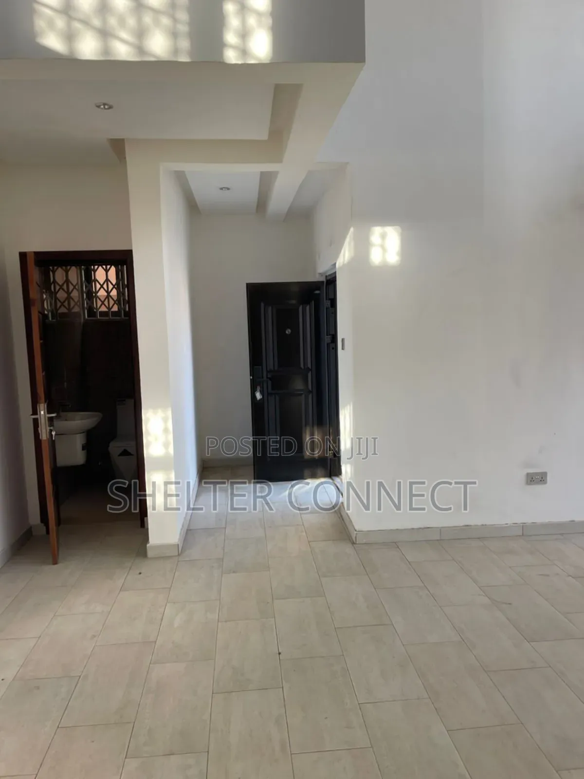 5bdrm Duplex in Oyarifa for sale