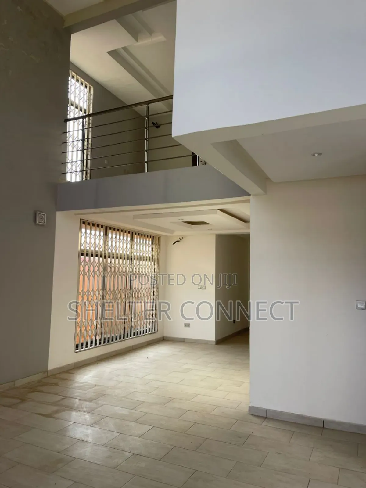 5bdrm Duplex in Oyarifa for sale