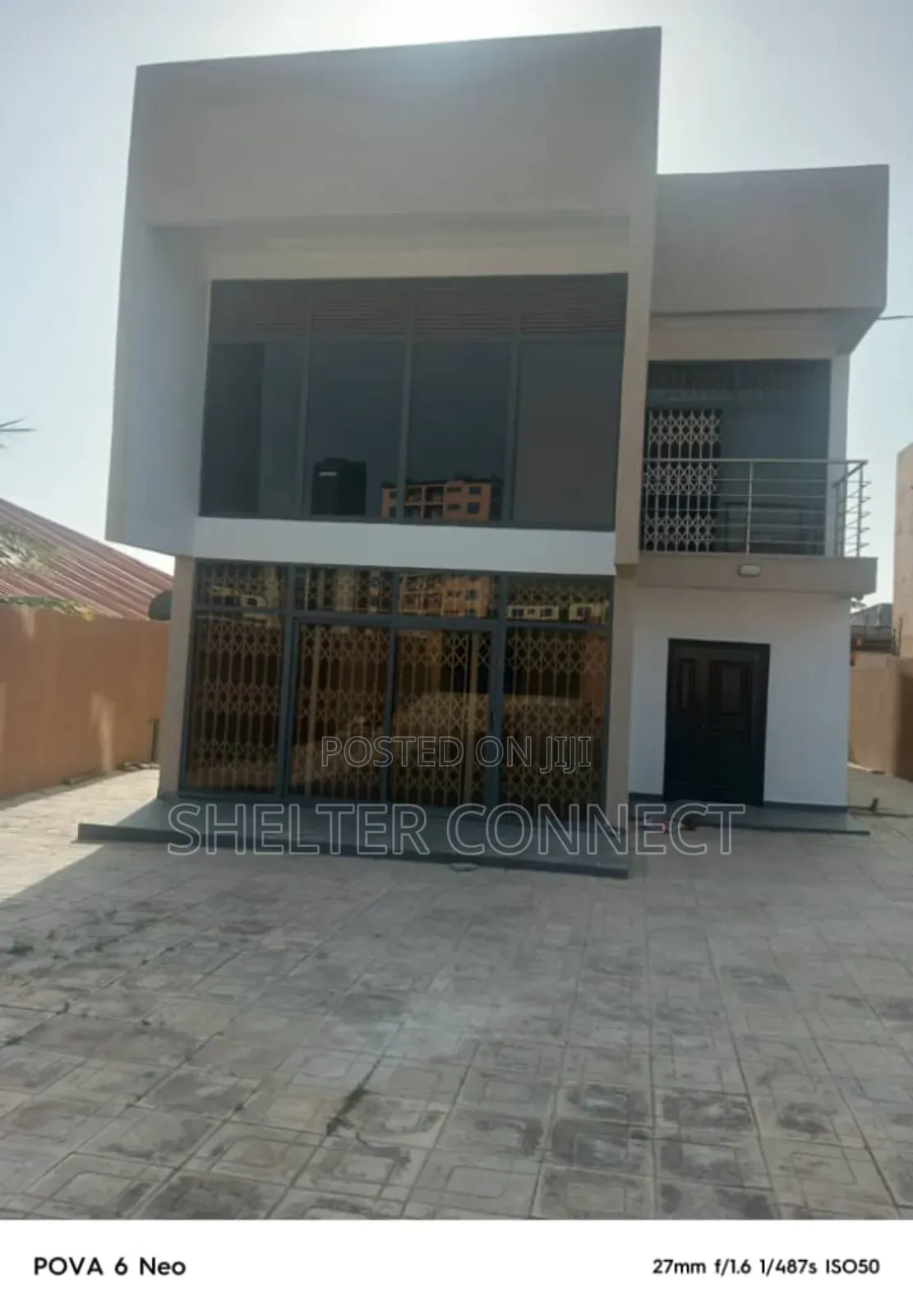 5bdrm Duplex in Oyarifa for sale