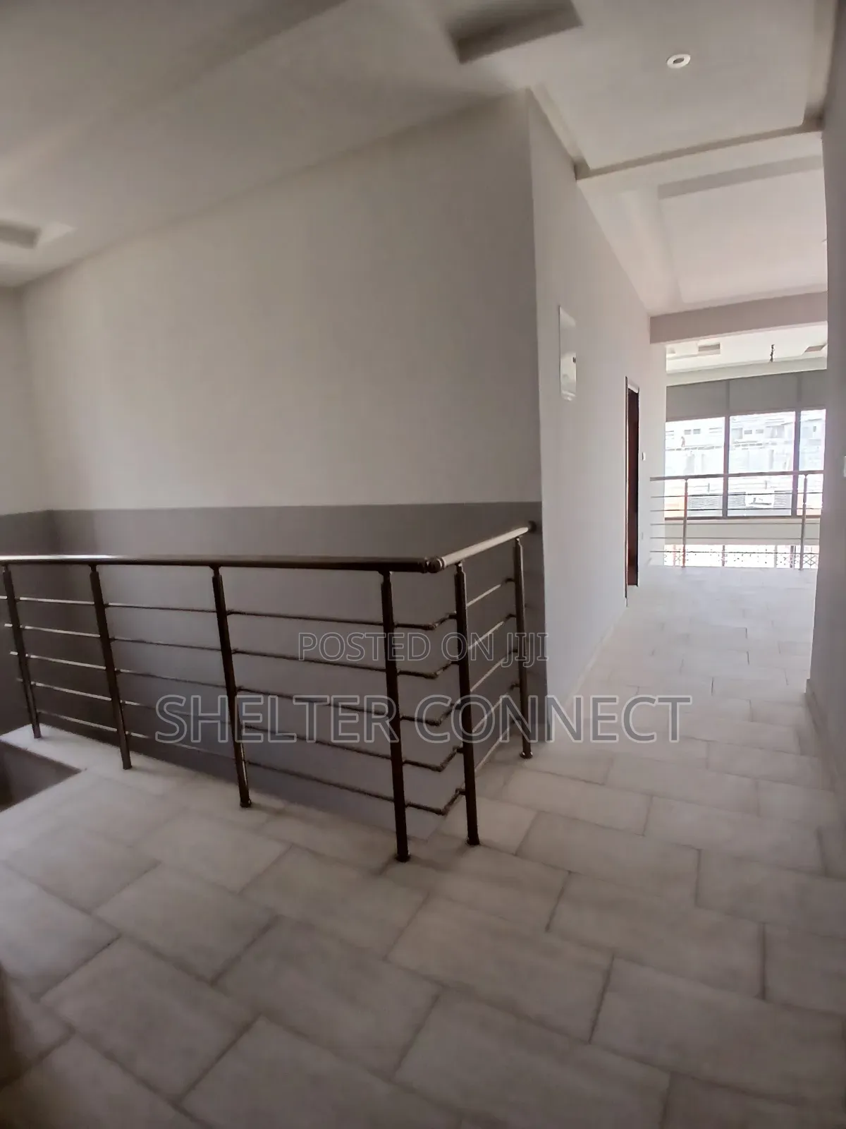 5bdrm Duplex in Oyarifa for sale