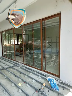 Sliding Door. 4 Bay