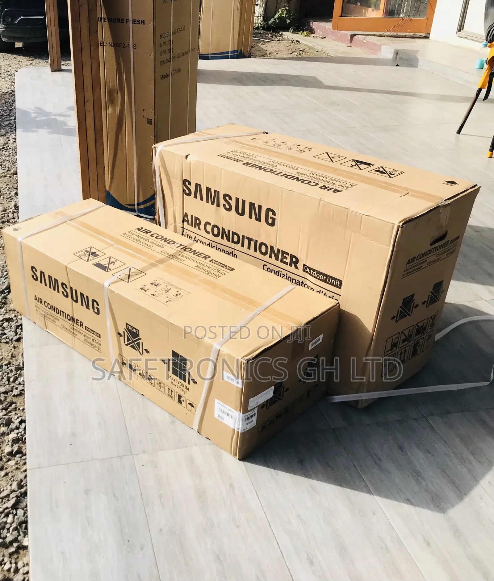 Designed Samsung 2.5 Horsepower Split White Ac