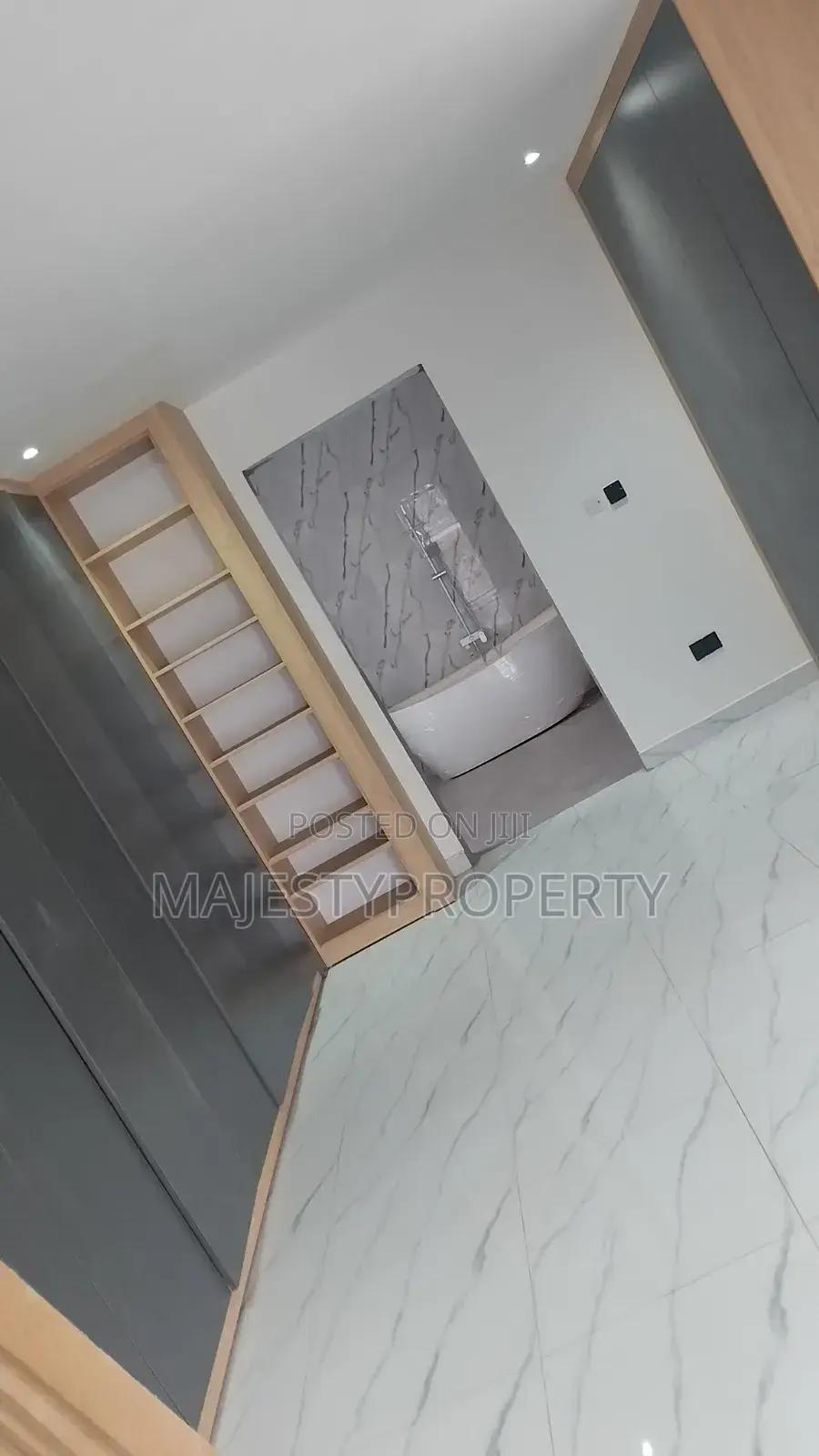 Newly Built 5bedrooms Self-Compound for Sale at Adiriganor