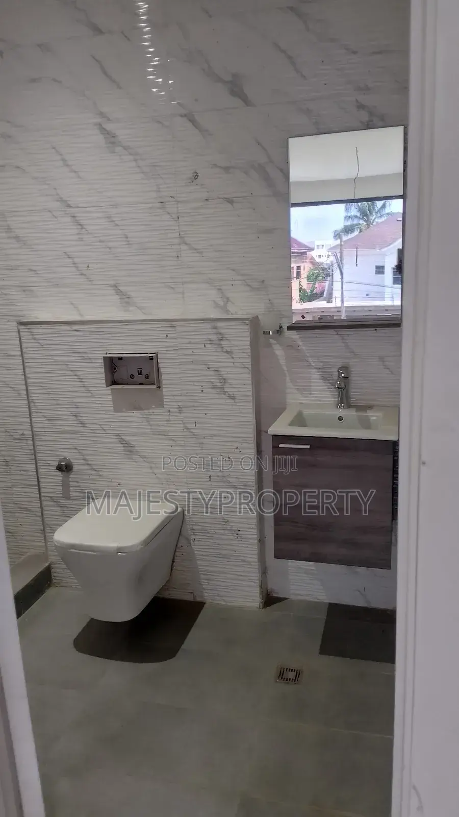 Newly Built 5bedrooms Self-Compound for Sale at Adiriganor