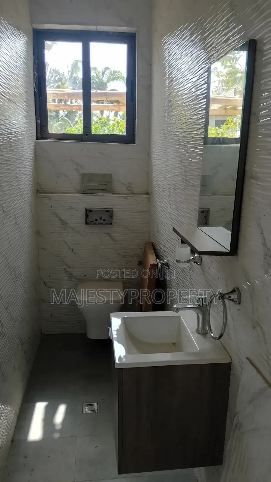 Newly Built 5bedrooms Self-Compound for Sale at Adiriganor