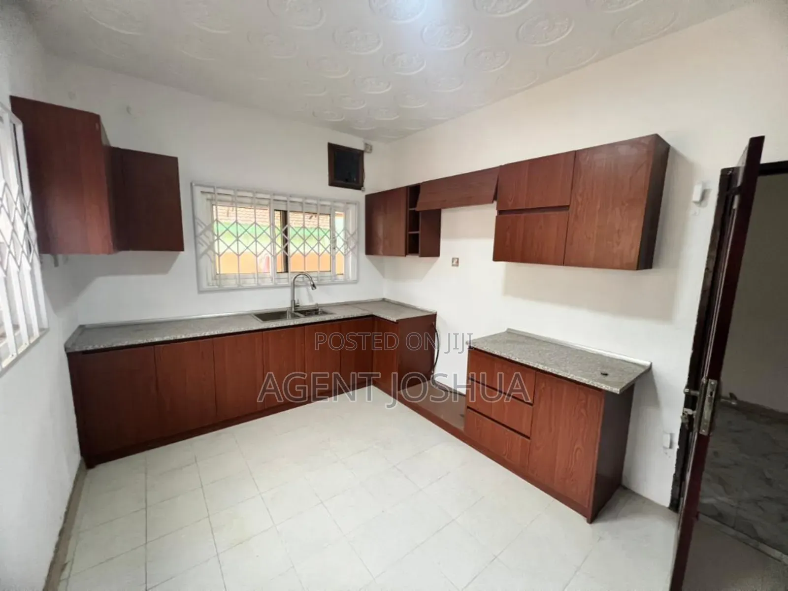 5bdrm House in Manet Court Estate, Spintex for rent