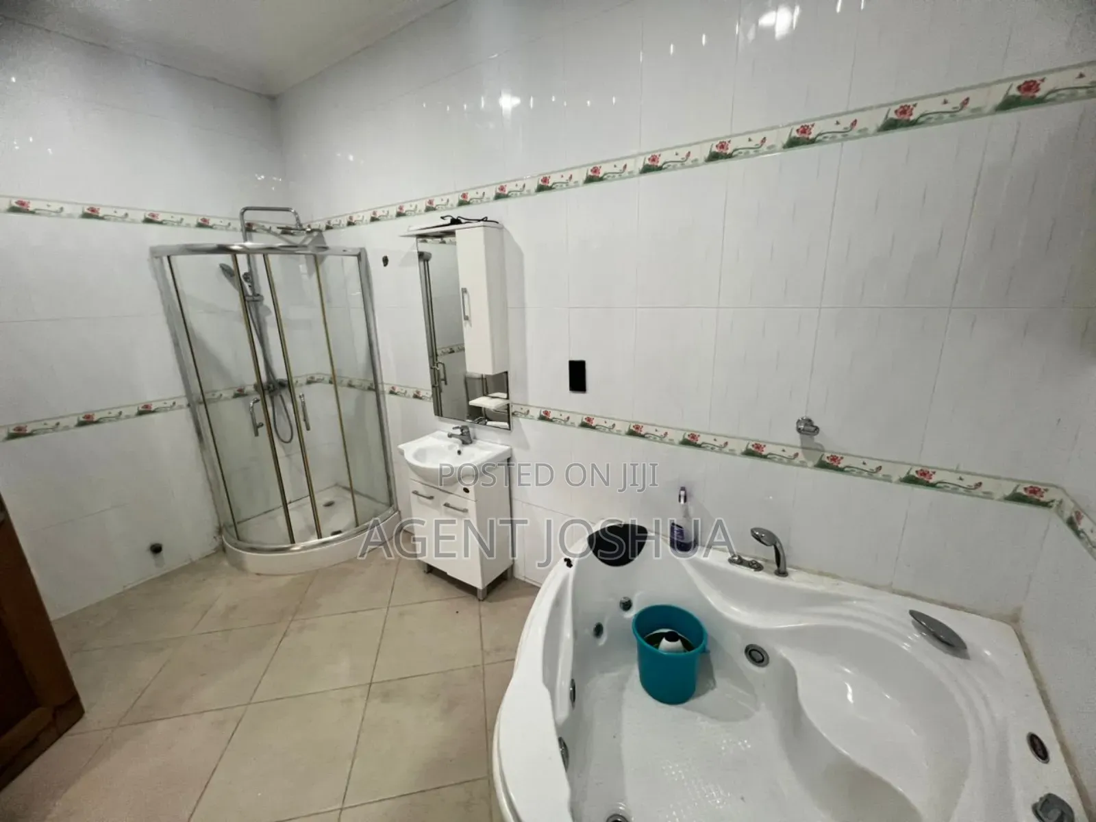 5bdrm House in Manet Court Estate, Spintex for rent
