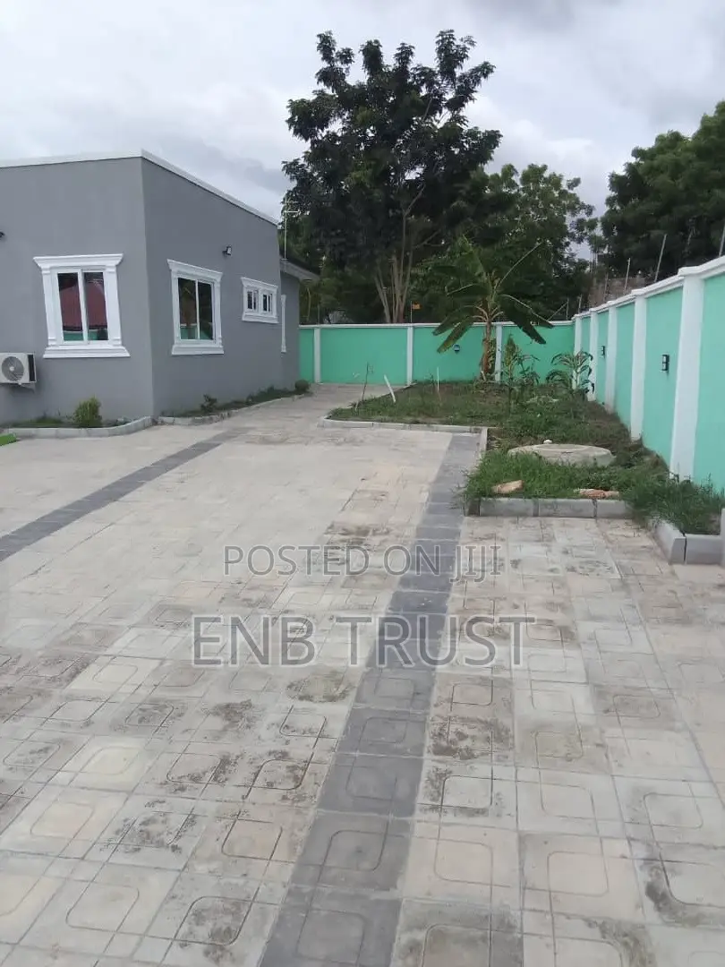 3bdrm House in Sarpeiman, Amasaman for sale