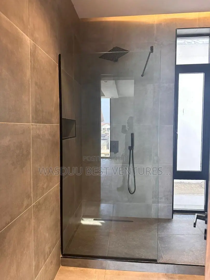 3bdrm House in Wasduu Propertys, Accra Metropolitan for sale