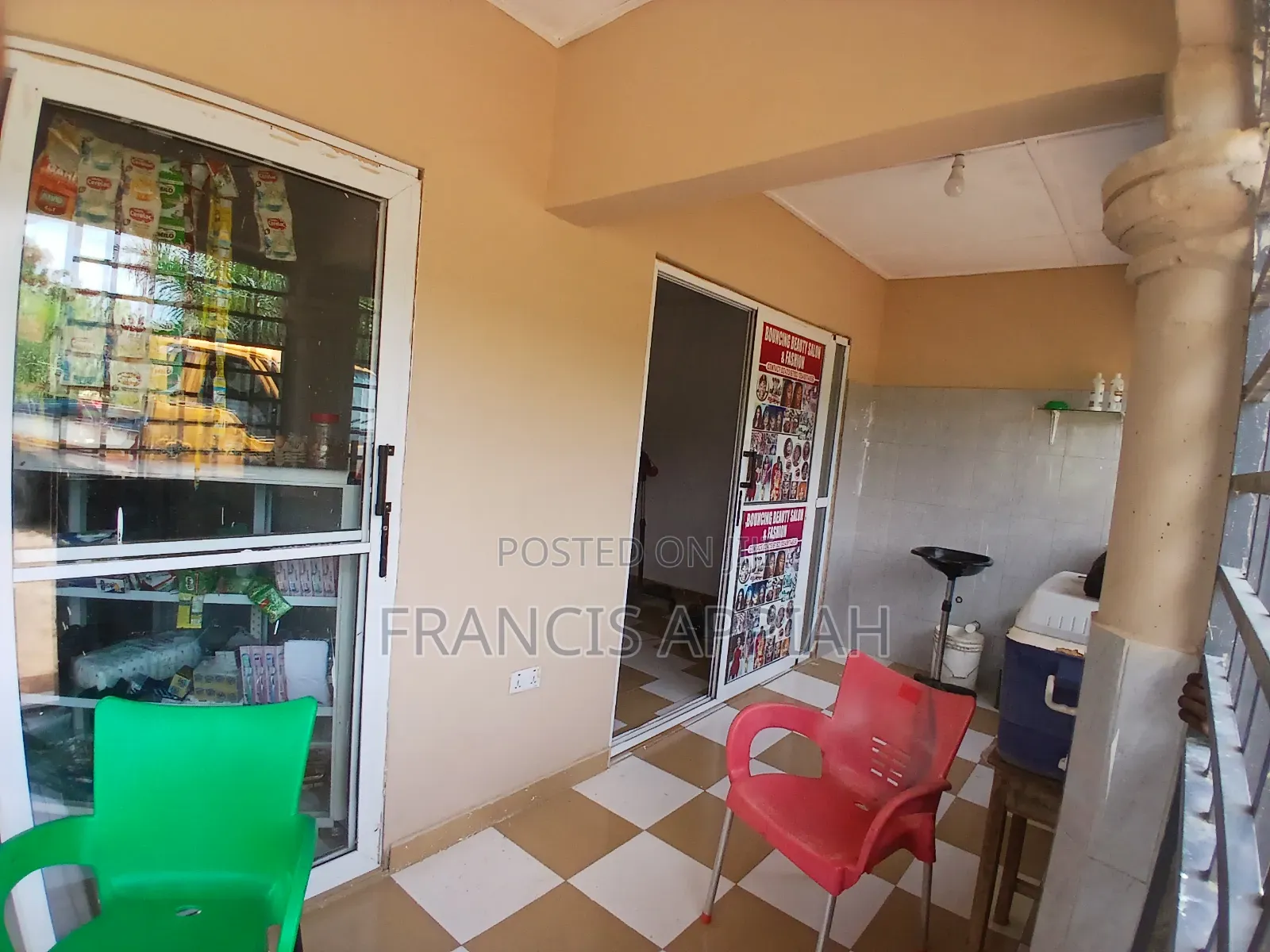 4bdrm House in Owner, Nsawam Adoagyiri Municipal for sale