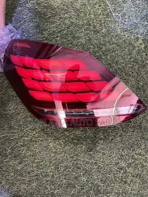Mercedes Benz C300 Spec Tail Light