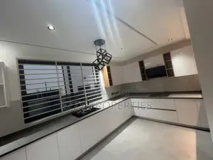 4bdrm Duplex in Lakeside Community 8, Ashaley Botwe for sale