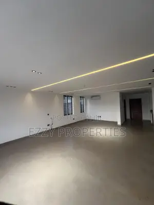 4bdrm Duplex in Lakeside Community 8, Ashaley Botwe for sale