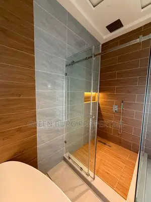 4bdrm House in Lake Side Estate for sale