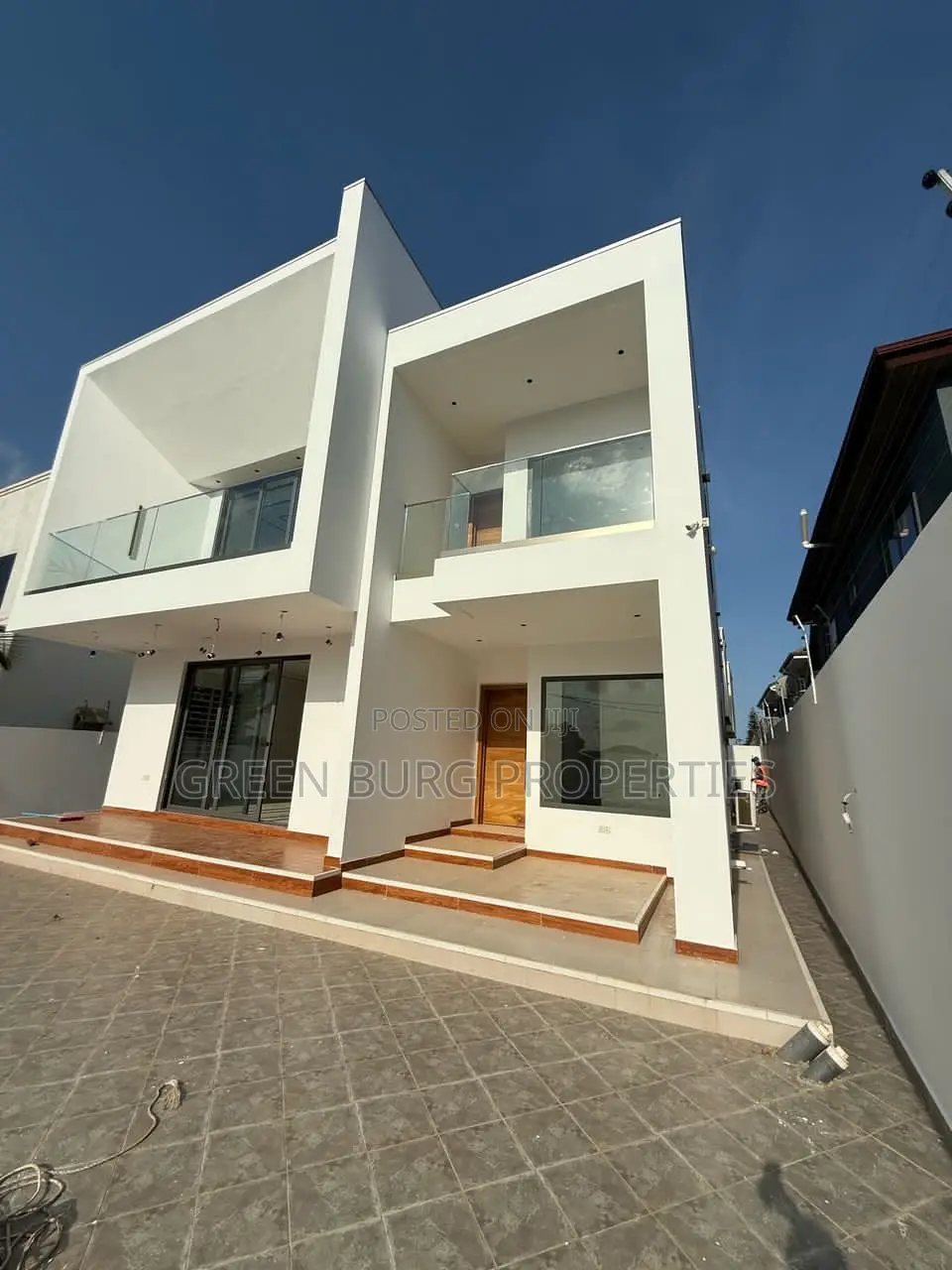4bdrm House in Lake Side Estate for sale