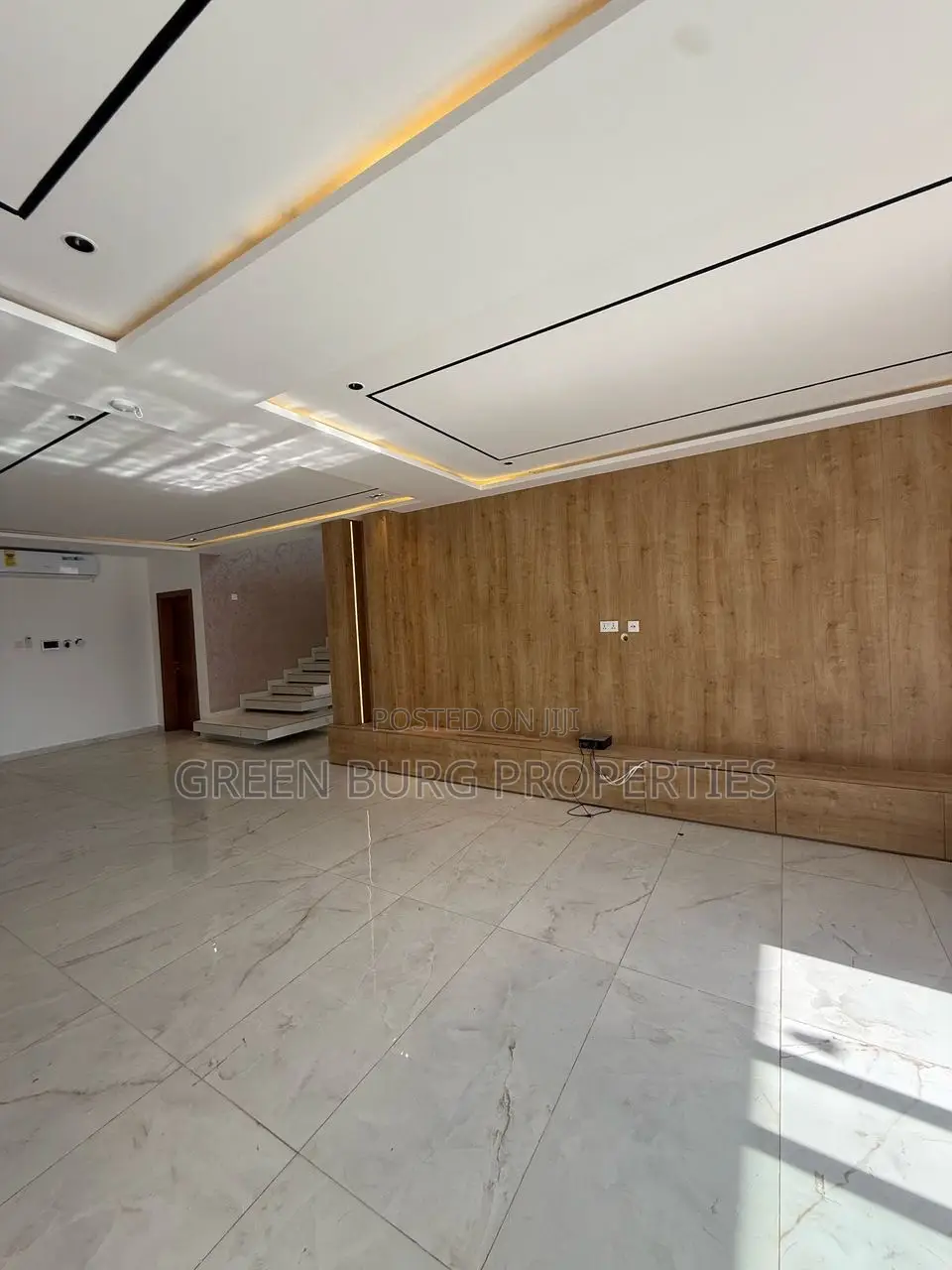 4bdrm House in Lake Side Estate for sale