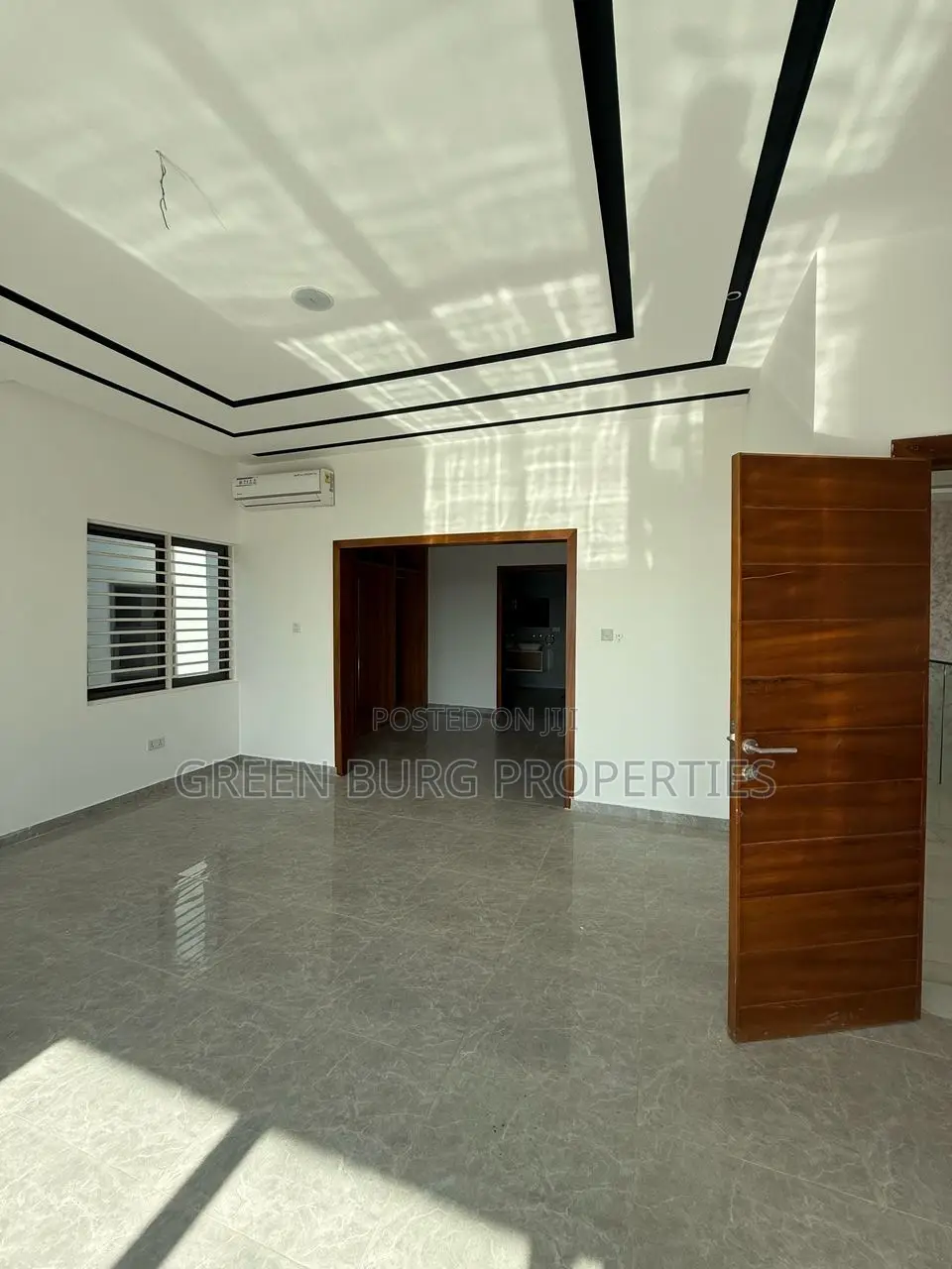 4bdrm House in Lake Side Estate for sale