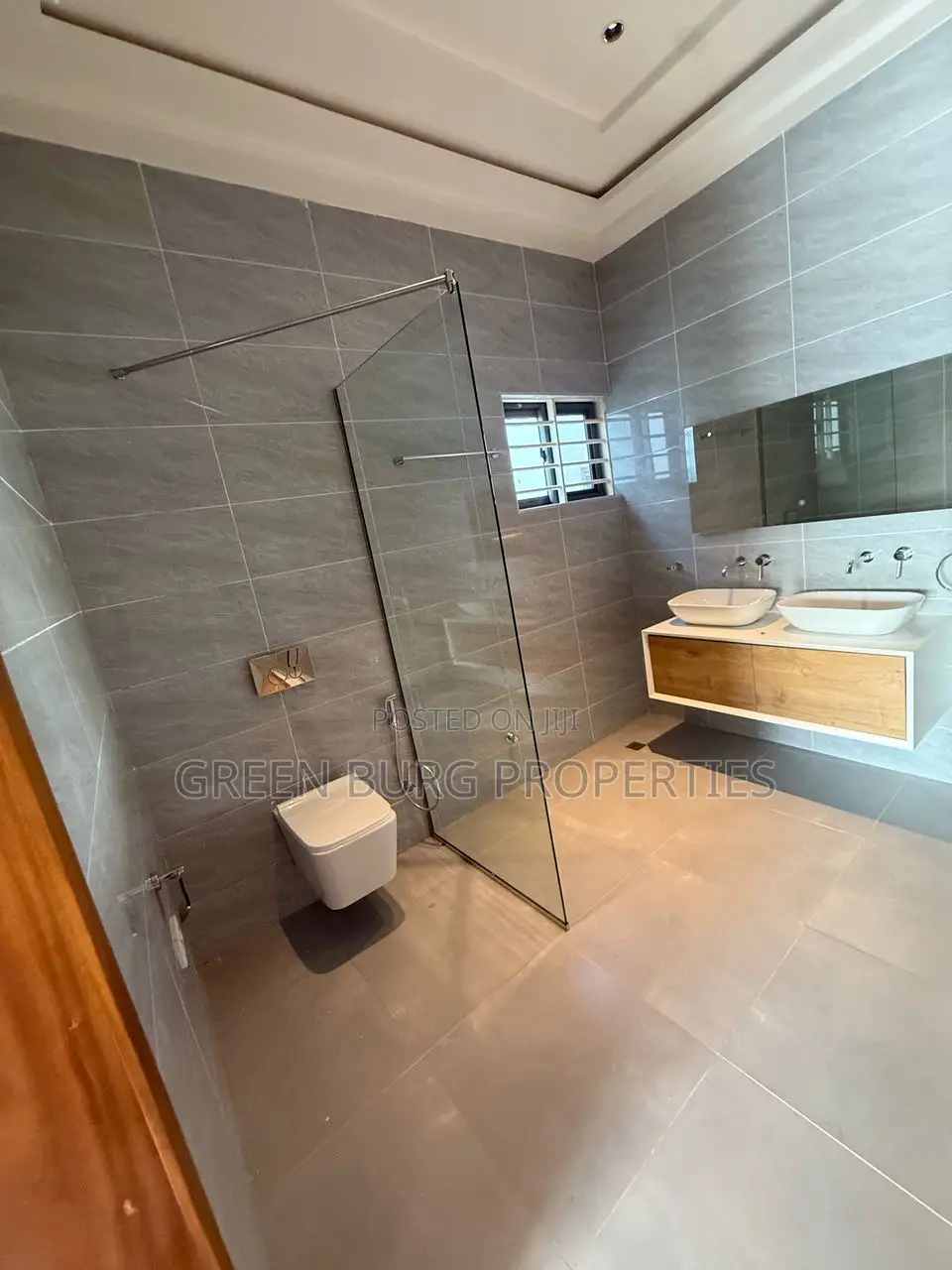 4bdrm House in Lake Side Estate for sale