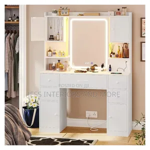 Makeup Vanity Table/Dresser
