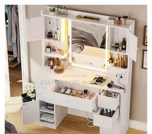 Makeup Vanity Table/Dresser
