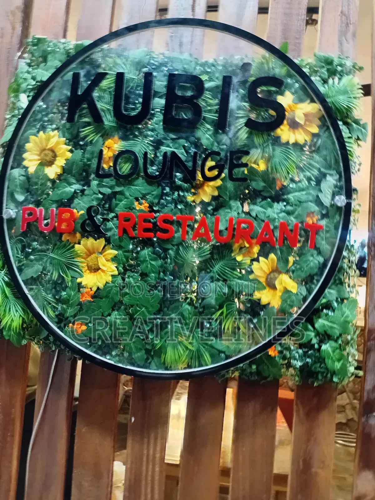 Green Lounge Signage