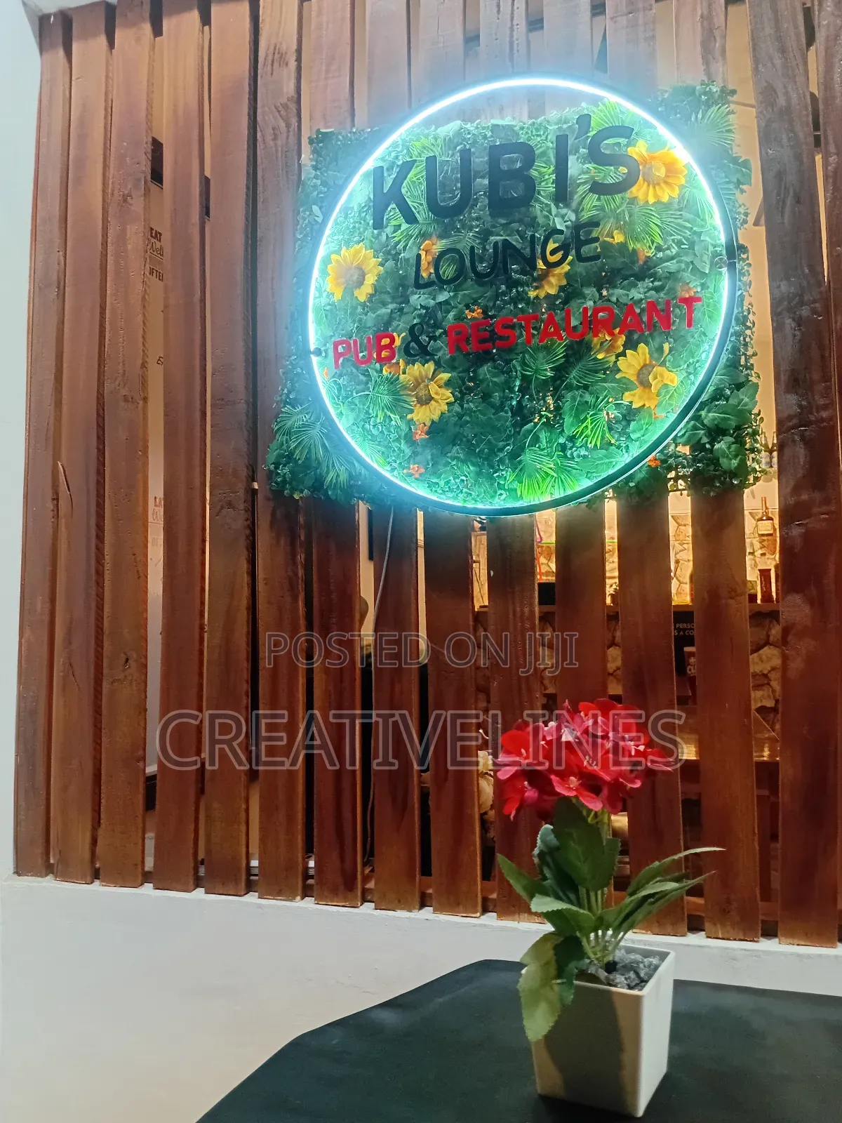 Green Lounge Signage