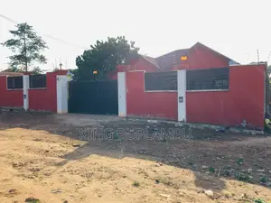 5bdrm House in Owusu Ansah for sale