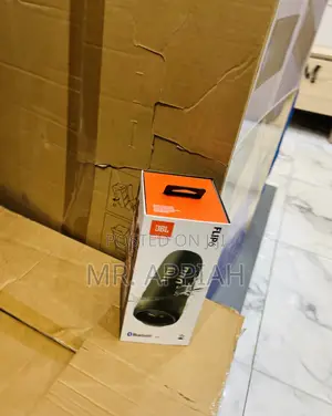 Powerful and Durable JBL Flip 6 Bluetooth Speaker(Green).