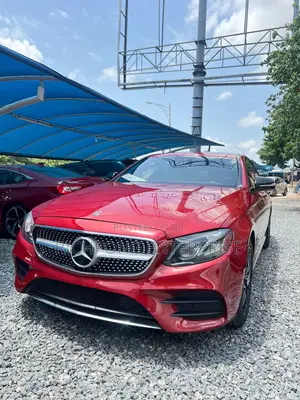 Mercedes-Benz E300 2018 Red